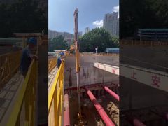 Mô hình XCMG E310 đi kèm với một 25 mét ba phần telescopic boom và với một 2,2 mét khối orang